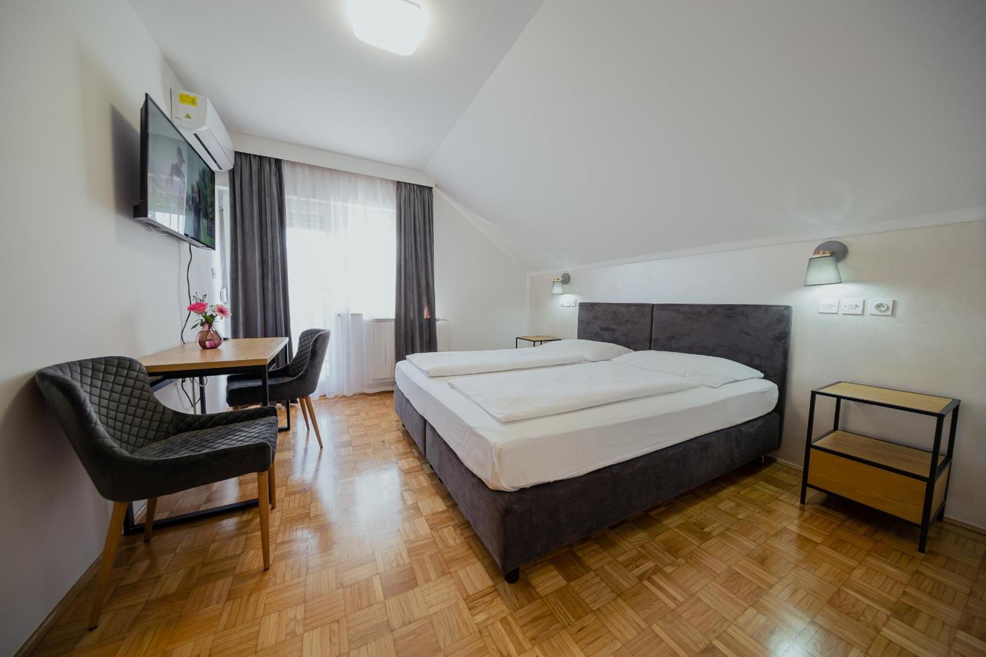 Hotel Maj Inn Моравске-Топлице Экстерьер фото