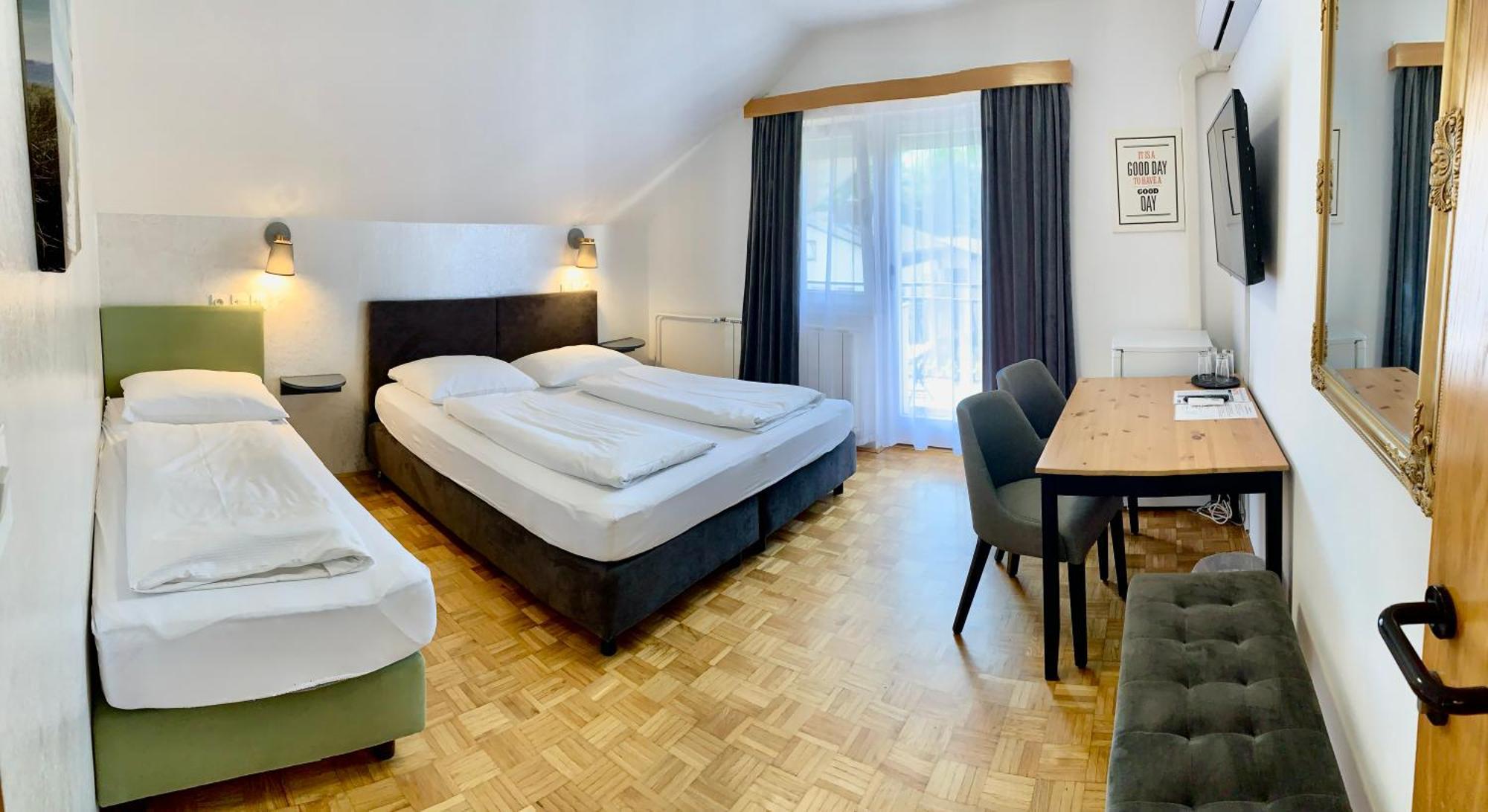 Hotel Maj Inn Моравске-Топлице Экстерьер фото