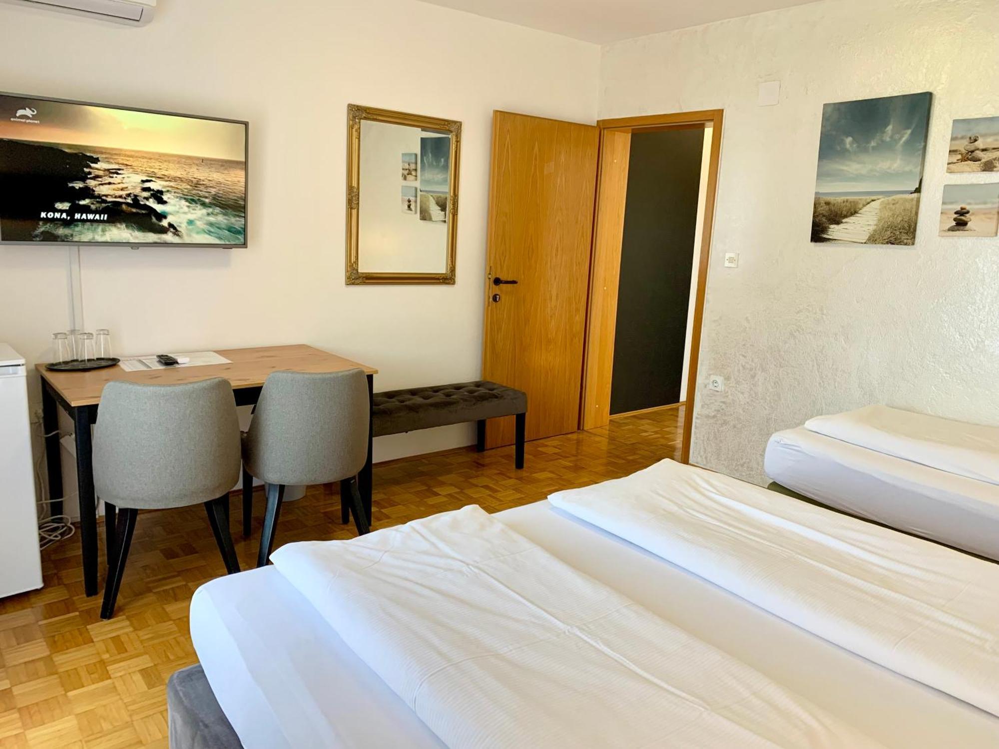 Hotel Maj Inn Моравске-Топлице Экстерьер фото