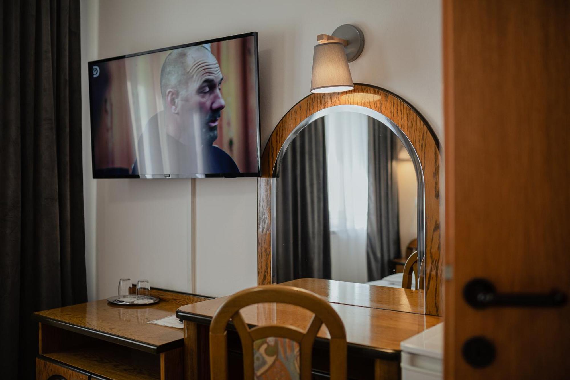 Hotel Maj Inn Моравске-Топлице Экстерьер фото