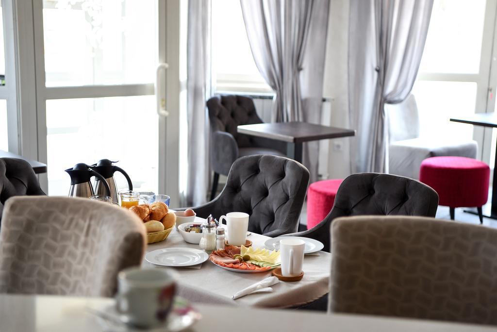 Hotel Maj Inn Моравске-Топлице Экстерьер фото